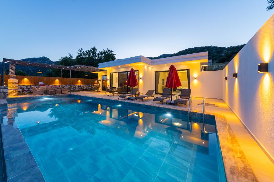 Antalya Kaş'ta 2+1 Özel Havuzlu Denize Yakın Kiralık Villa DRM-1932