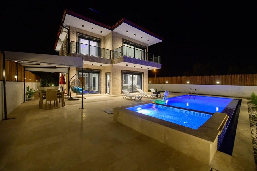 Kumdağı Demrede 2+1 Özel Havuzlu Deniz Manzaralı Kiralık Lüks Villa DRM-2228