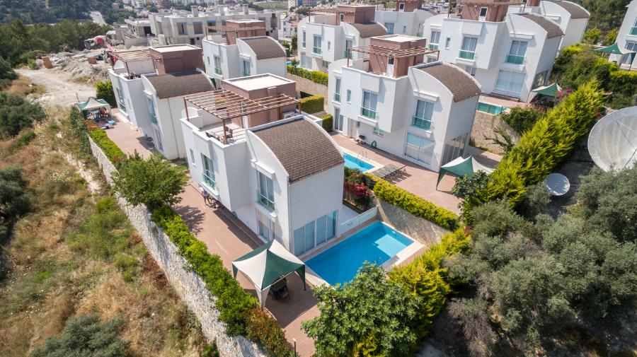 Kuşadası Kadınlar Denizinde 4+1 Özel Havuzlu Deniz Manzaralı Kiralık Lüks Villa DRM-1845