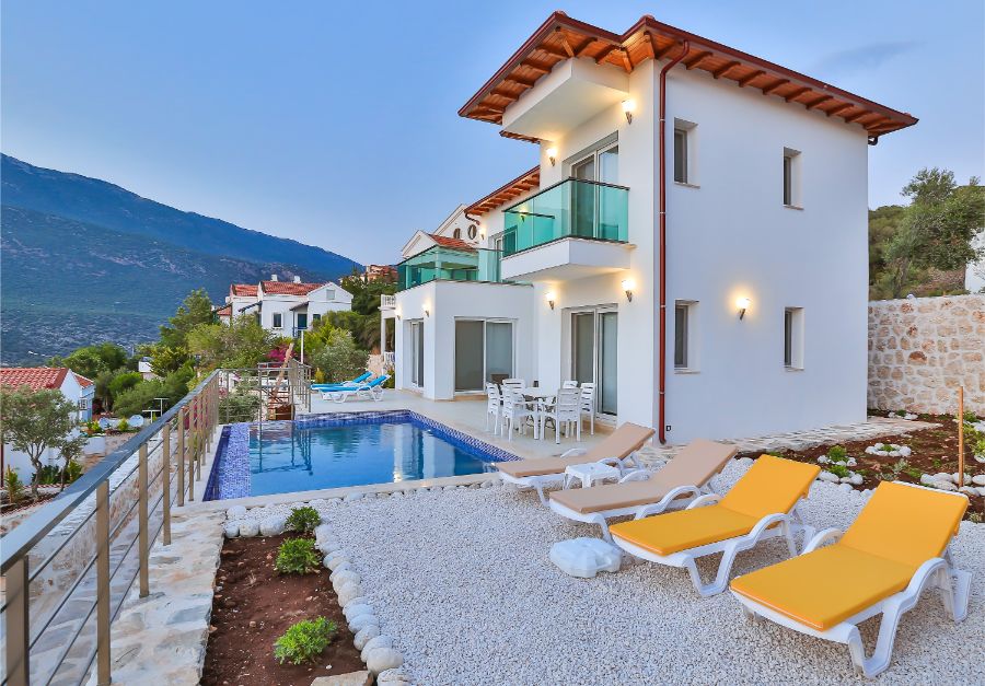 Antalya Kaş'ta 3+1 Özel Havuzlu Deniz Manzaralı Kiralık Villa DRM-2073