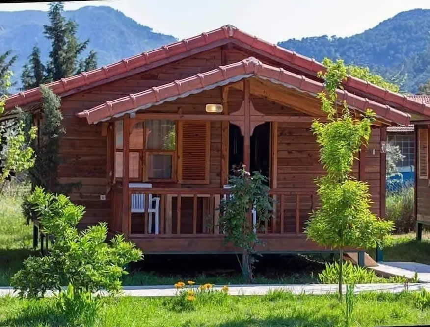 Antalya Kemer'de Doğa Manzaralı Denize Yakın Kiralık Bungalov DRM-2976