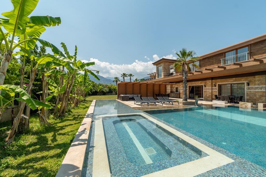 Kemer Kirişte 7+1 Özel Havuzlu Merkeze Yakın Kiralık Lüks Villa DRM-1871