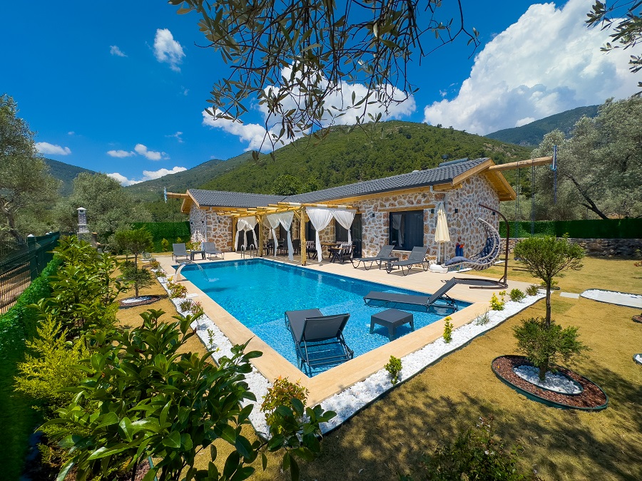 Fethiye'de 2+1 Özel Havuzlu Denize Yakın Kiralık Villa DRM-1927