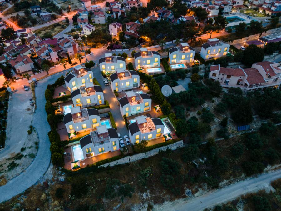 Kuşadası Kadınlar Denizinde 4+1 Özel Havuzlu Deniz Manzaralı Kiralık Lüks Villa DRM-1844