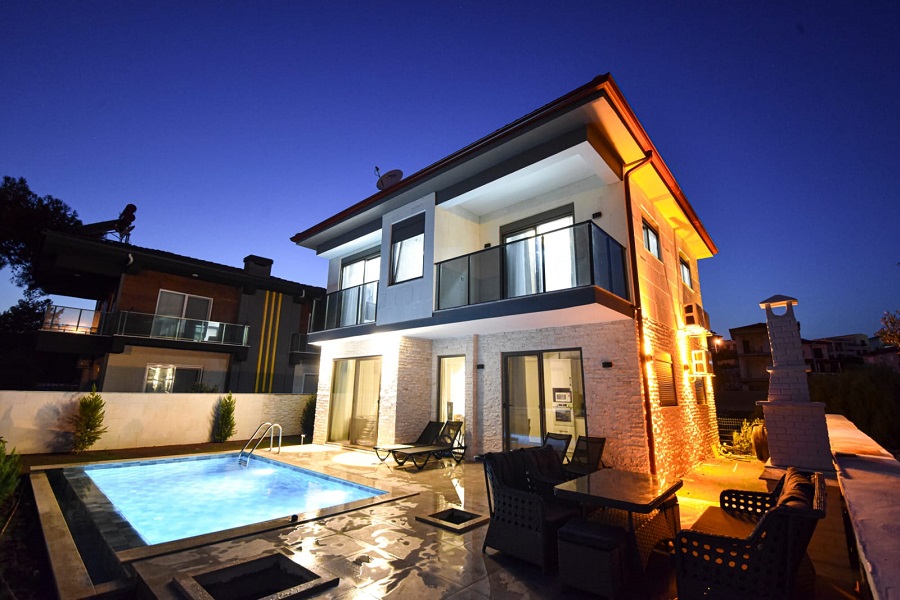 Demre Büyükkumda 4+1 Özel Havuzlu Doğa Manzaralı Kiralık Lüks Villa DRM-1991