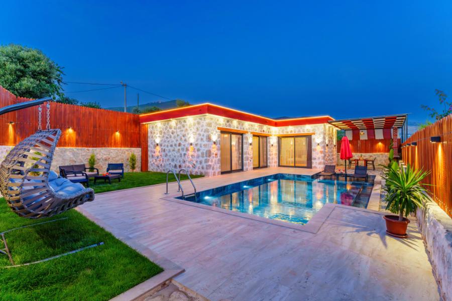Kalkan Çavdırda 1+1 Özel Yüzme Havuzlu Kiralık Lüks Villa DRM-1738
