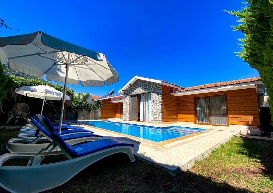 Ovacıkda 3+1 Özel Havuzlu Doğa Manzaralı Lüks Kiralık Villa DRM-2086