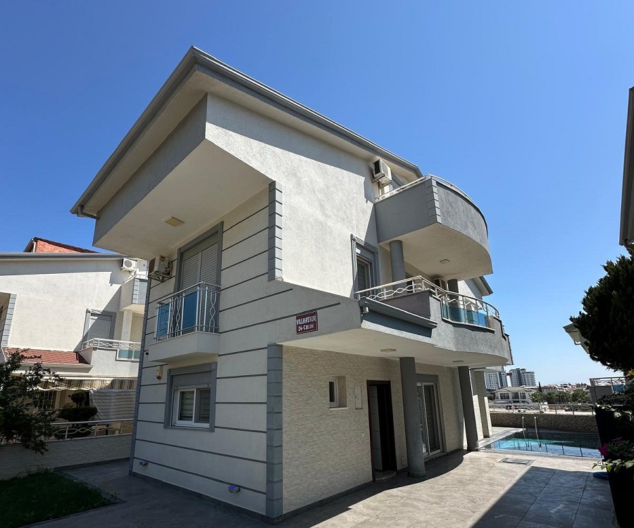 Didim Altınkum’da 4+1 Özel Havuzlu, Geniş Aileler İçin İdeal Tatil Villası DRM-2235