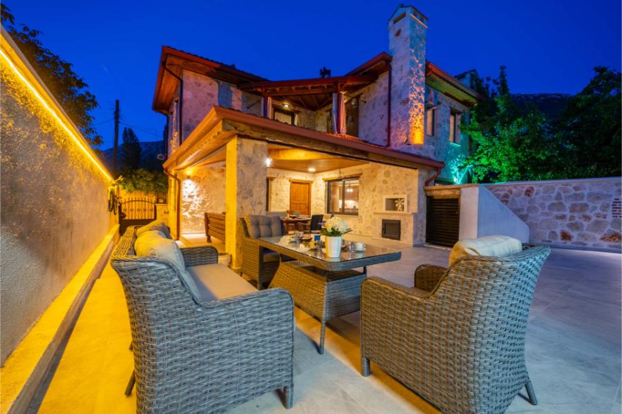 Kalkan Bezirganda 3+1 Özel Havuzlu DoğaManzaralı Kiralık Lüks Villa DRM-1952