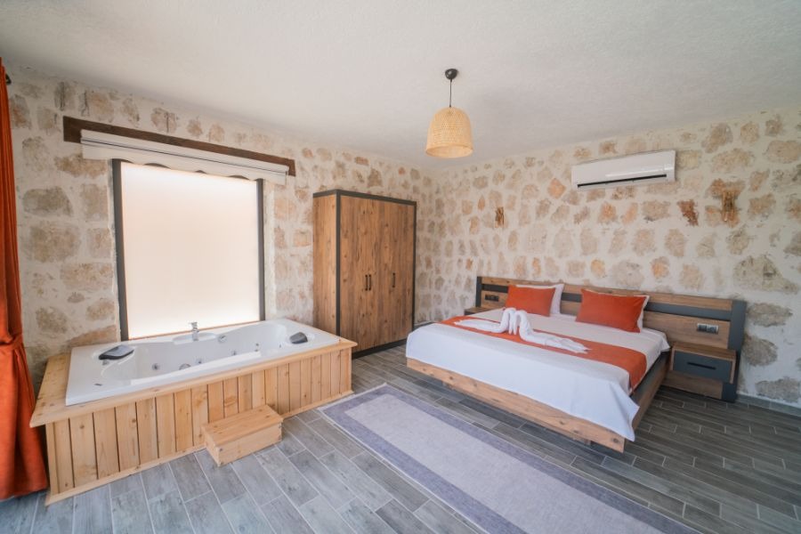 Kaş Kınıkda 2+1 Özel Havuzlu Denize Yakın Kiralık Lüks Villa DRM-1744