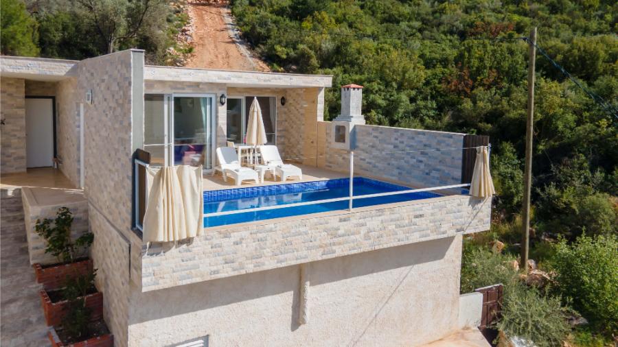 Kalkan Akbelde 1+1 Özel Havuzlu Doğa Manzaralı Kiralık Lüks Villa DRM-1751