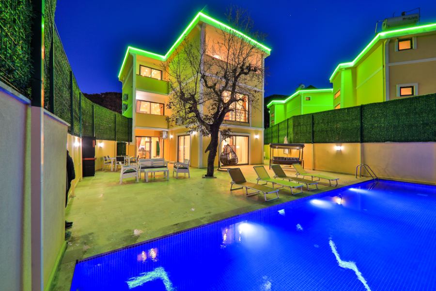 Antalya Kaş'ta 5+1 Özel Havuzlu Deniz Manzaralı Kiralık Villa DRM-2065