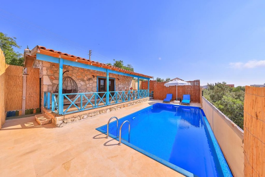 Kaş Bayındırda 1+1 Özel Havuzlu Denize Yakın Kiralık Lüks Villa DRM-1964