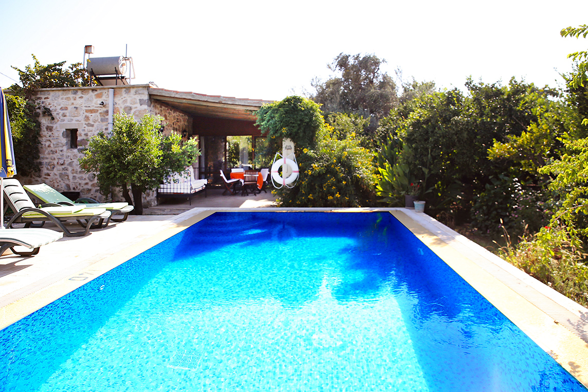 Bodrum Bitez’de Özel Havuzlu Kiralık Taş Villa BD-416