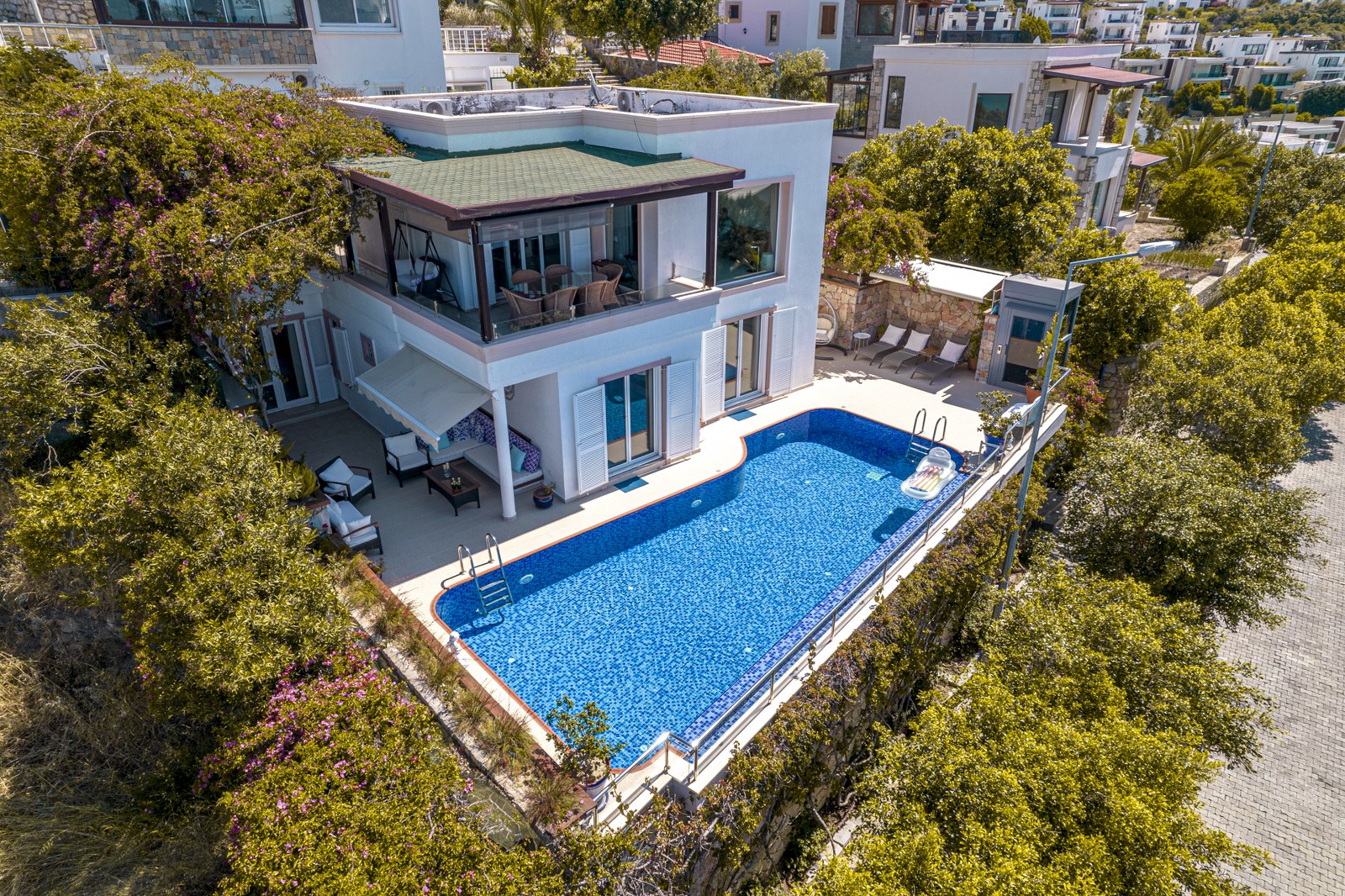 Gümbet’te Özel Havuzlu Deniz Manzaralı 5+1 Kiralık Villa BD-420