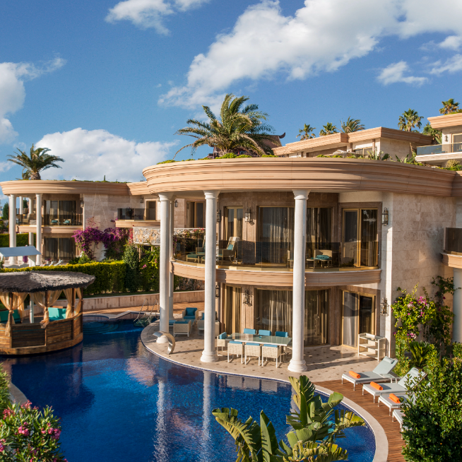 Bodrum Torba`da 5+1 Özel Havuzlu Denize Sıfır Lüx Villa BV-4817