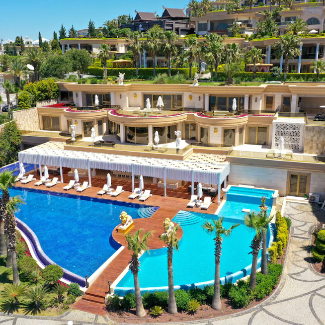 Bodrum Torba`da 6+1 Özel Havuzlu Denize Sıfır Lüx Villa BV-4819