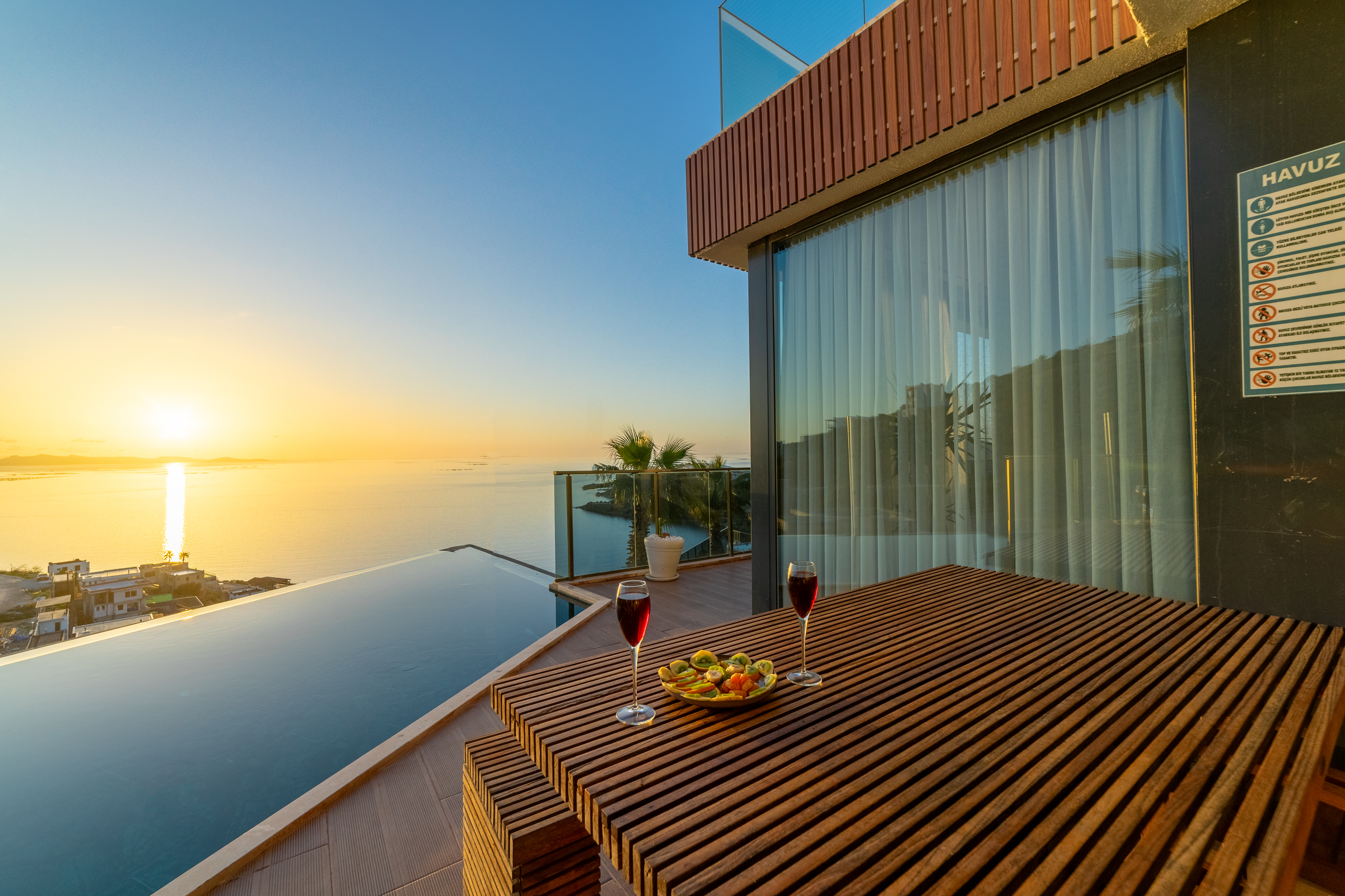 Boğaziçinde 4+1 Ful Deniz Manzaralı Özel Havuzlu Villa BV-9419