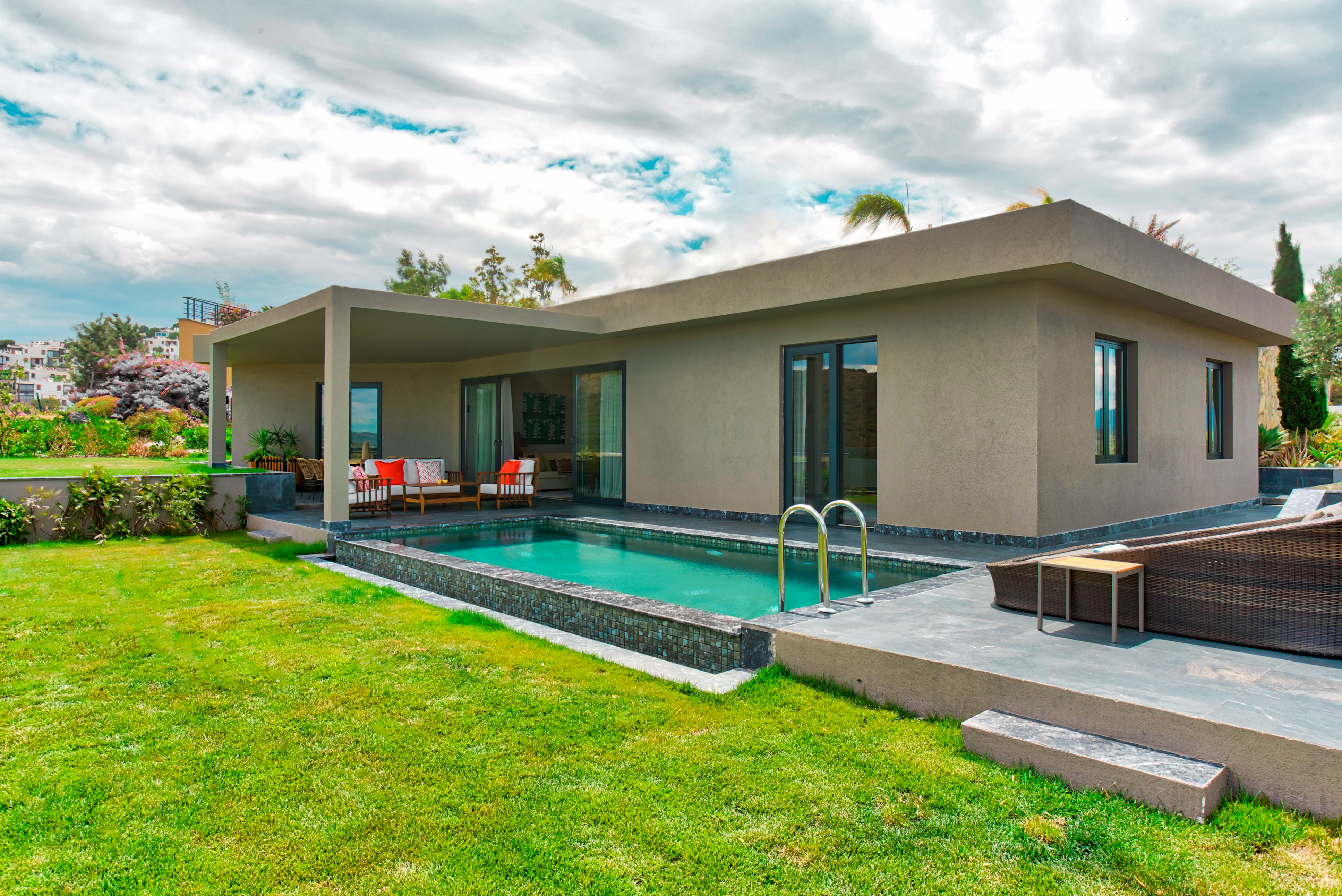 Boğaziçinde Denize Sıfır 5+1 Özel Havuzlu Bahçeli Lüx Villa Sunset LM-898