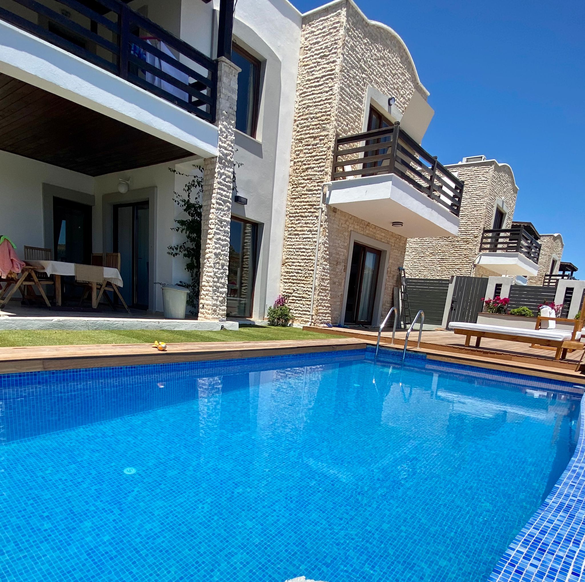 Gündoğan Küçükbük’te Kiralık Villa – Denize Yakın BV-110