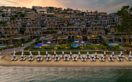 Asarlık Denize Sıfır Özel Havuzlu Lüks Villa 5+1 BV-126