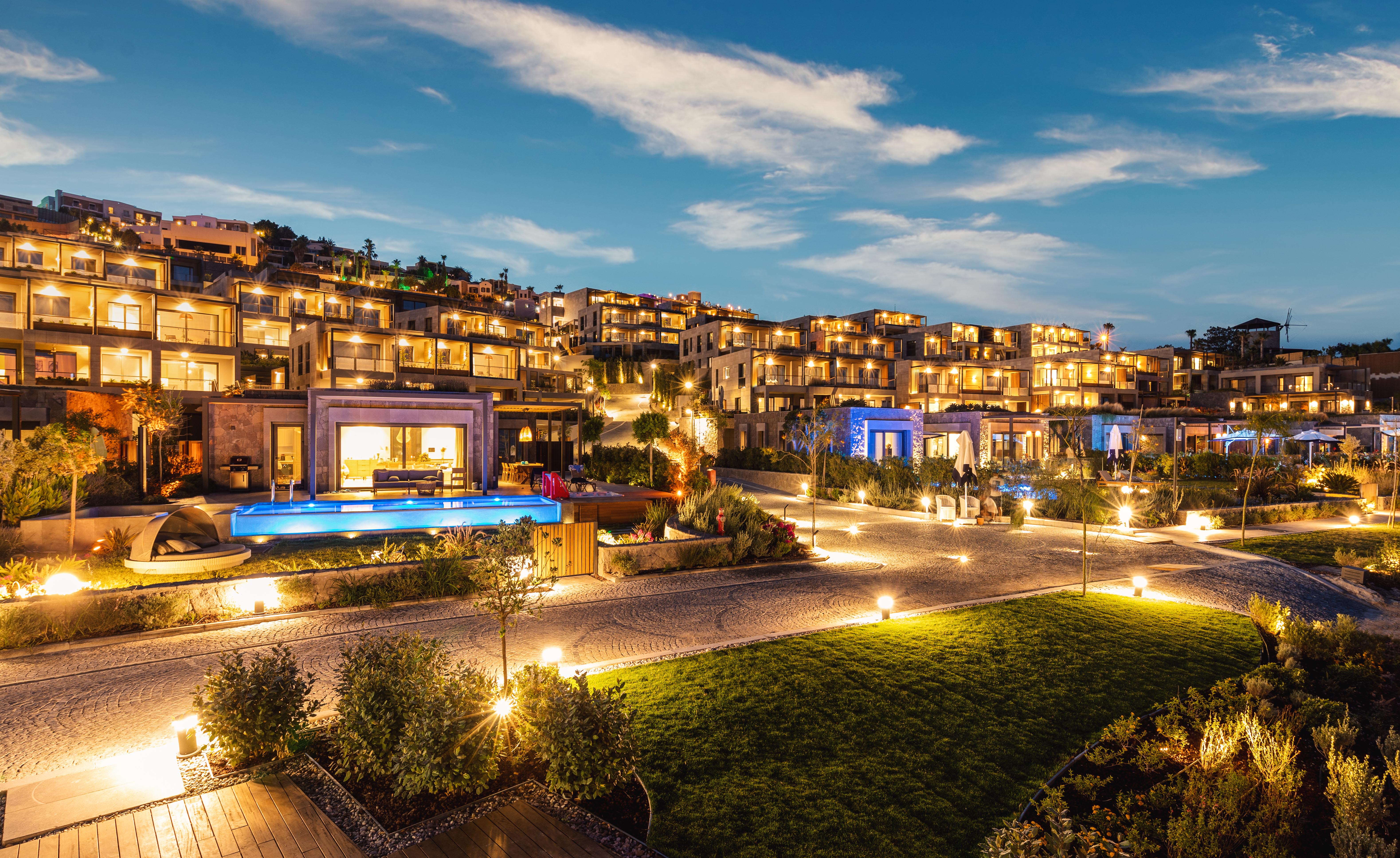 Bitez Asarlık Denize Sıfır Bahçeli 1+1 Lüks Daire BV-127