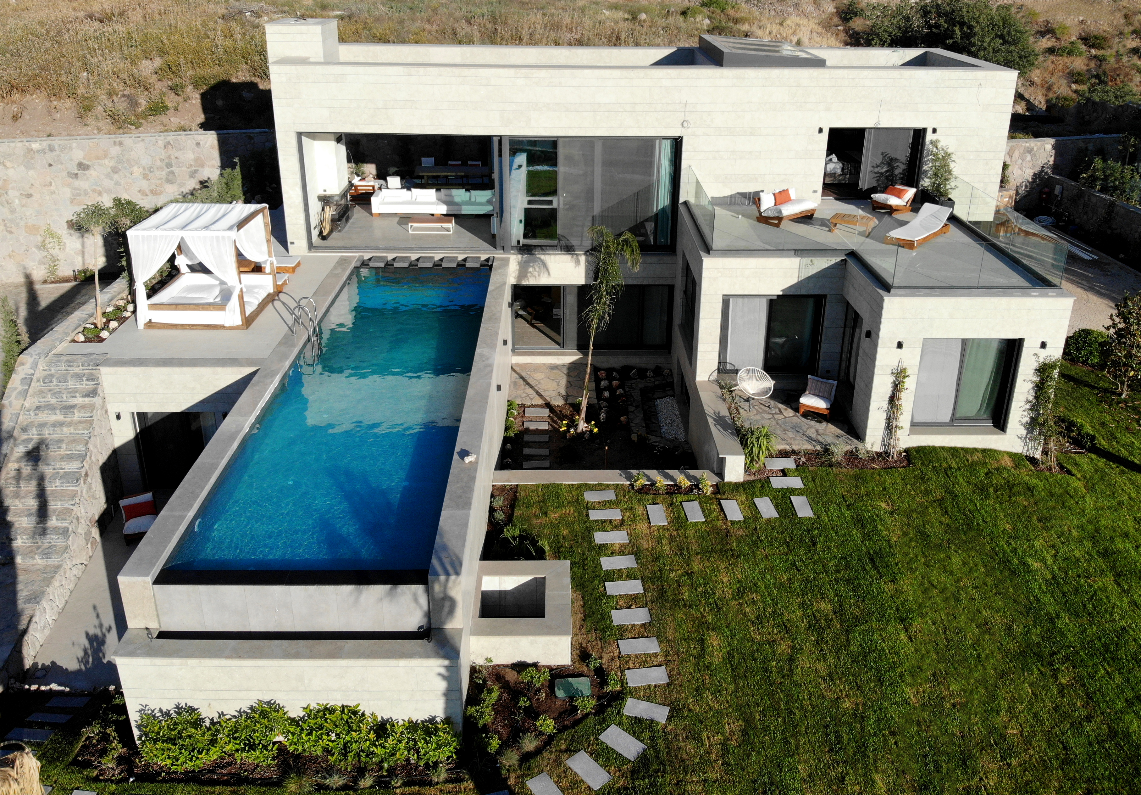 Bodrum Turgutreis'de Özel Havuzlu 6+2 Kiralık Villa BV-4115