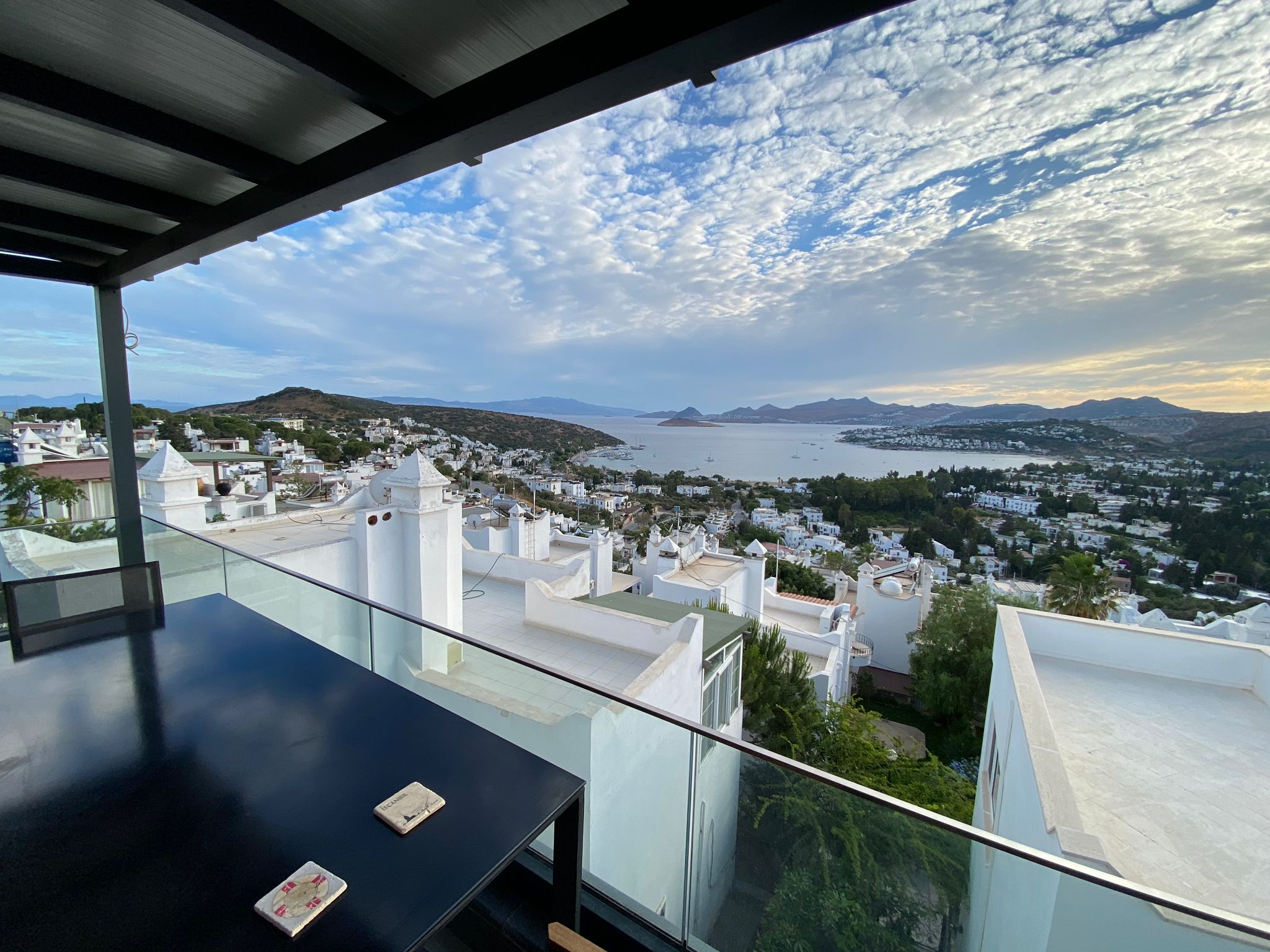 Bitezde Site İçerisinde Full Deniz Manzaralı 2+1 Üst Kat Daire BV-77