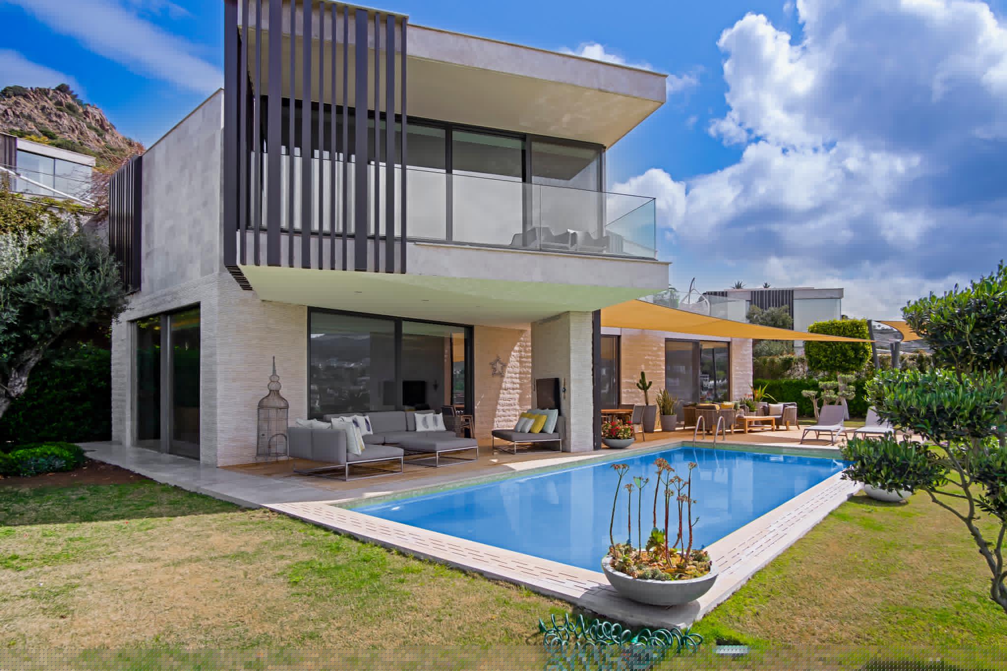 Yalıkavak'ta Özel Havuzlu ve Özel Plajlı 6+2 Lüks Villalar RB-8