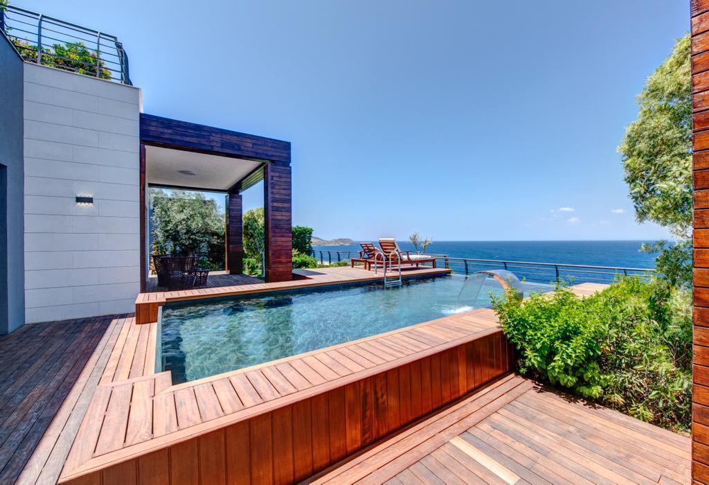 Yalıkavakta 5+1 Özel Havuzlu Deniz Manzaralı Özel İskelesi Olan Lüx Villa BV-4349